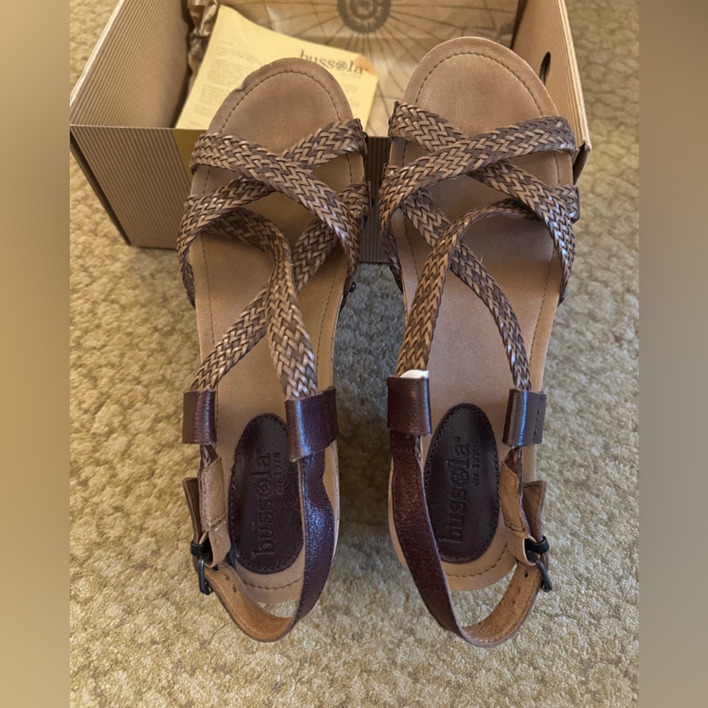 Bussola sandals size 9